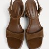 Sandalen aus Spaltleder mit Plateau