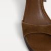 Sandalen aus Spaltleder mit Plateau