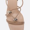Sandaletten mit Kitten-Heel und Metall-Details Sandaletten mit Kitten-Heel und Metall-Details
