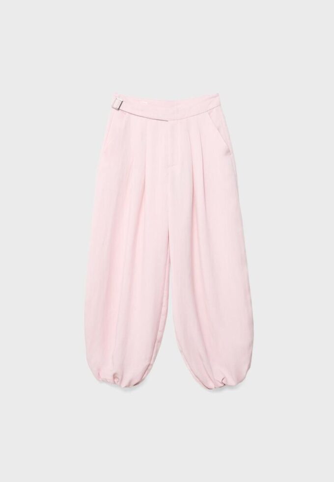 Sarouel-Hose mit Abnähern und Schnalle Sarouel-Hose mit Abnähern und Schnalle