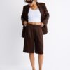 Satin-Bermudashorts mit Abnähern Satin-Bermudashorts mit Abnähern