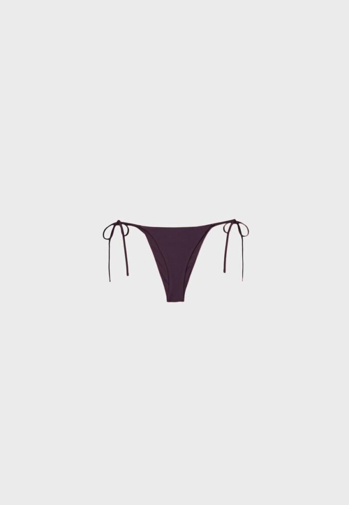 Satin-Bikini-Höschen im Brazilian-Stil Satin-Bikini-Höschen im Brazilian-Stil