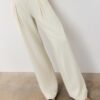 Satin-Hose mit Kettenverzierung Satin-Hose mit Kettenverzierung