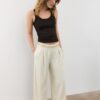 Satin-Hose mit Kettenverzierung Satin-Hose mit Kettenverzierung