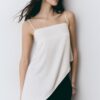 Satin-Oberteil mit asymmetrischem Saum