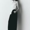 Satin-Oberteil mit asymmetrischem Saum