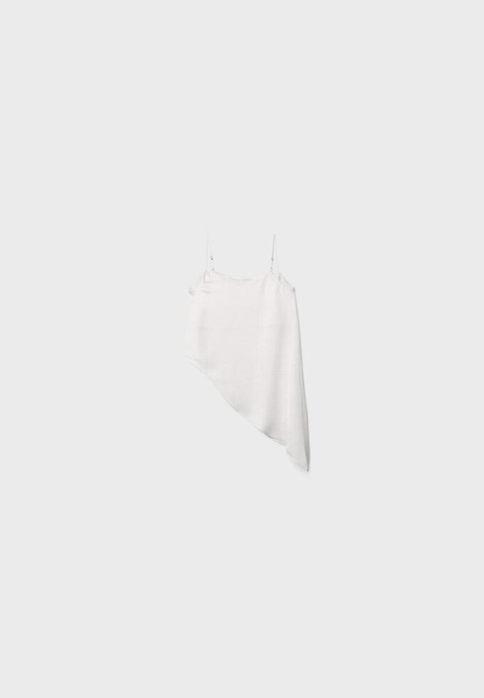 Satin-Oberteil mit asymmetrischem Saum