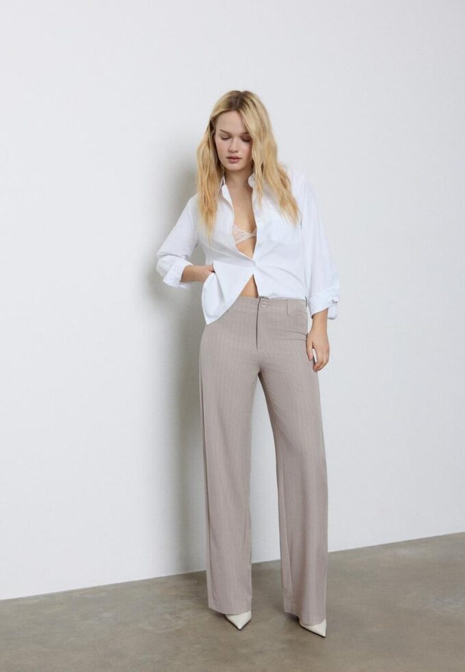 Schmal geschnittene gerade Hose
