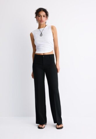 Schmal geschnittene gerade Hose