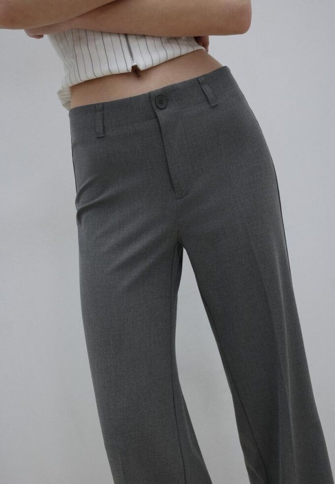 Schmal geschnittene gerade Hose