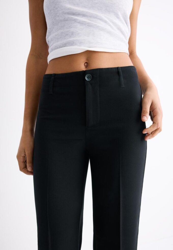 Schmal geschnittene gerade Hose
