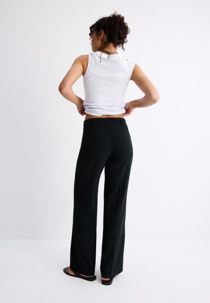 Schmal geschnittene gerade Hose