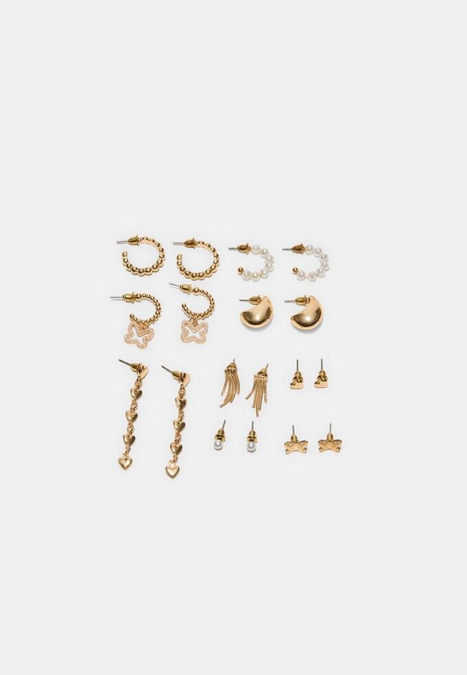Set mit 9 Schmetterlings- und Kunstperlen-Ohrringen Set mit 9 Schmetterlings- und Kunstperlen-Ohrringen