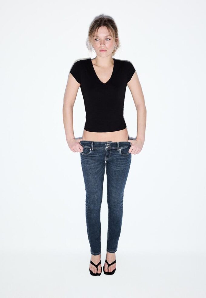 Slim-Fit-Jeans mit niedriger Leibhöhe Slim-Fit-Jeans mit niedriger Leibhöhe