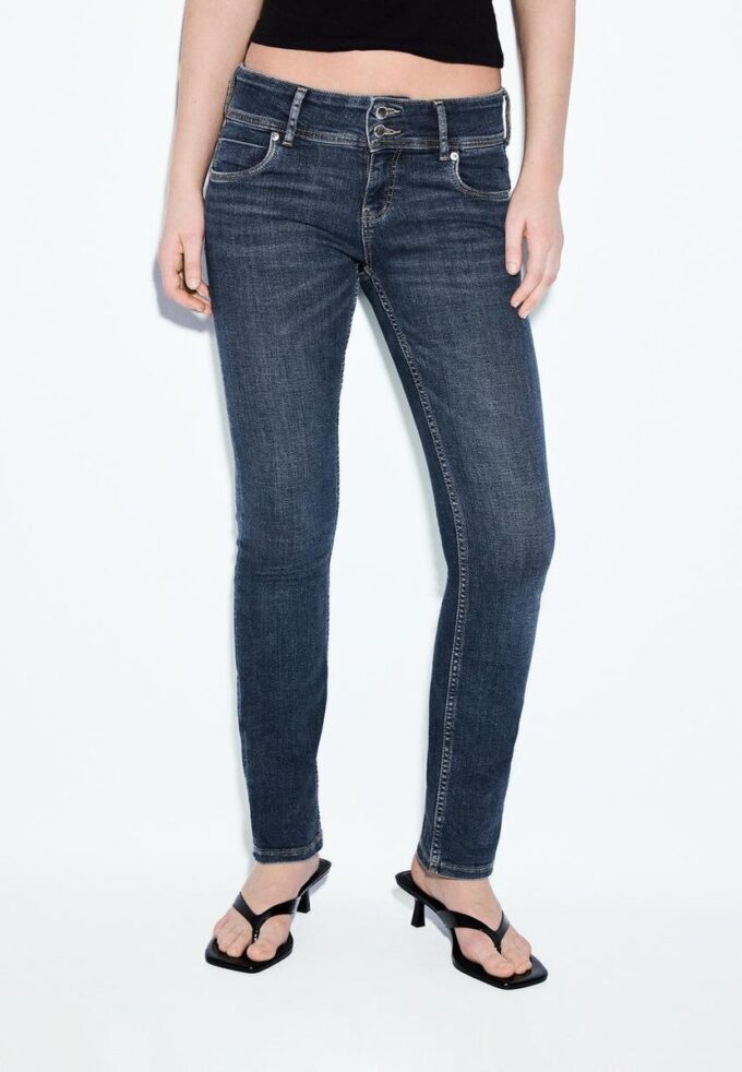 Slim-Fit-Jeans mit niedriger Leibhöhe Slim-Fit-Jeans mit niedriger Leibhöhe