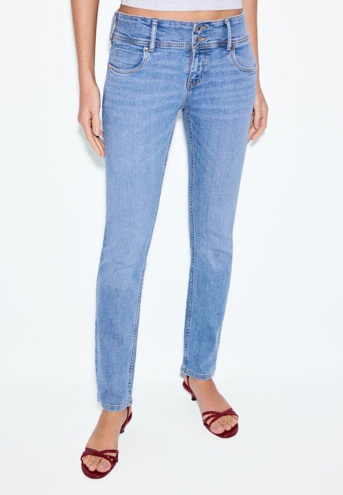 Slim-Fit-Jeans mit niedriger Leibhöhe Slim-Fit-Jeans mit niedriger Leibhöhe