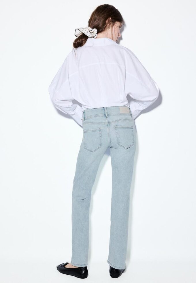 Slim-Fit-Jeans mit niedriger Leibhöhe Slim-Fit-Jeans mit niedriger Leibhöhe