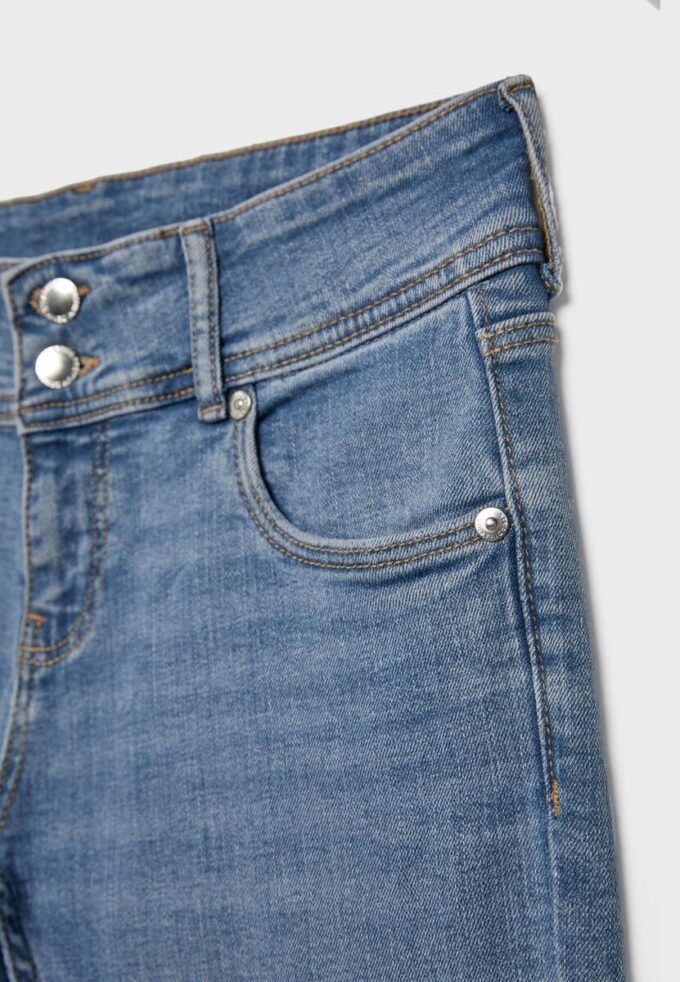 Slim-Fit-Jeans mit niedriger Leibhöhe Slim-Fit-Jeans mit niedriger Leibhöhe