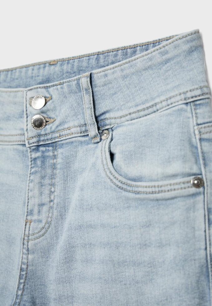 Slim-Fit-Jeans mit niedriger Leibhöhe Slim-Fit-Jeans mit niedriger Leibhöhe