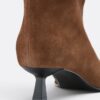 Slouchy Leder-Stiefel mit Kitten-Heel