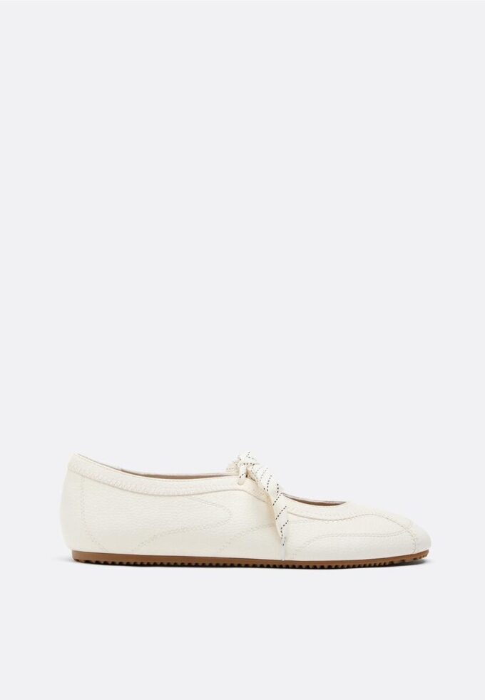 Sneaker-Ballerinas mit Schleife
