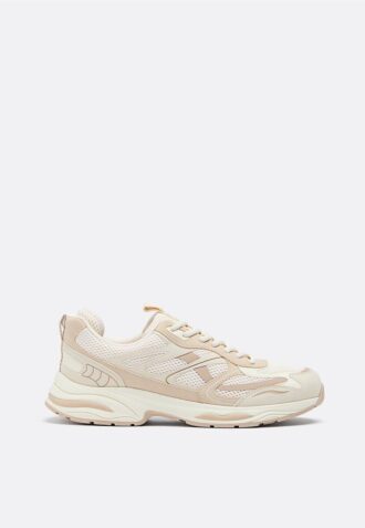 Sneaker mit Detail