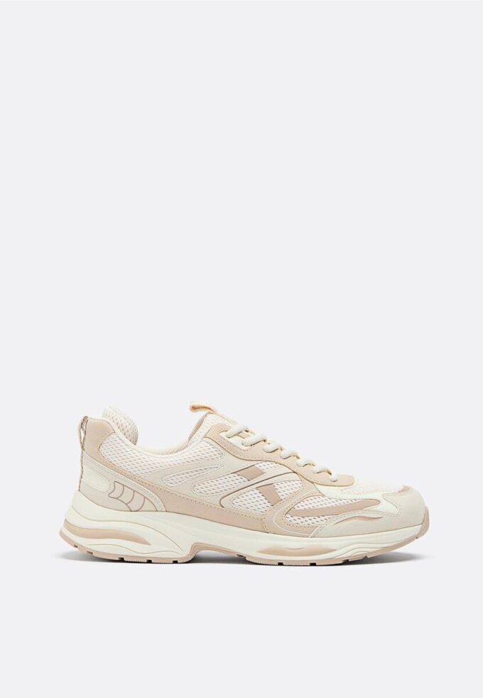 Sneaker mit Detail