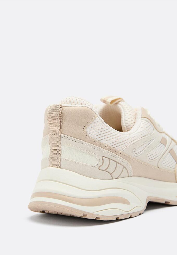 Sneaker mit Detail