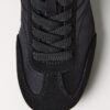 Sneaker mit feiner Satinsohle