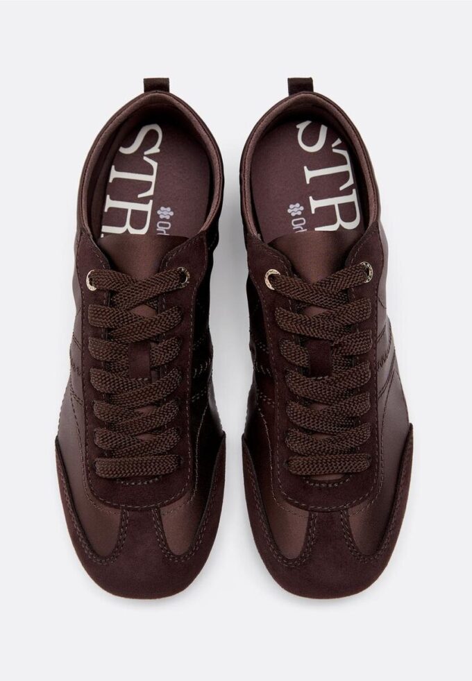 Sneaker mit feiner Satinsohle