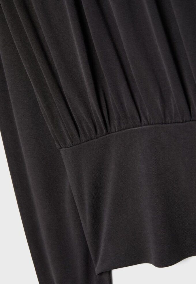 Soft Touch Asymmetrisches T-Shirt