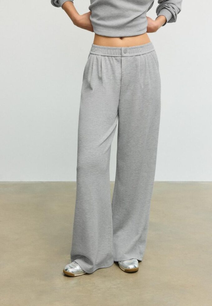 Soft Touch-Hose mit Abnähern Soft Touch-Hose mit Abnähern