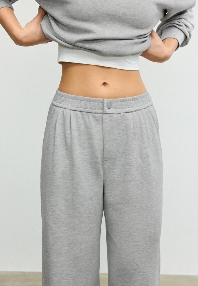 Soft Touch-Hose mit Abnähern Soft Touch-Hose mit Abnähern