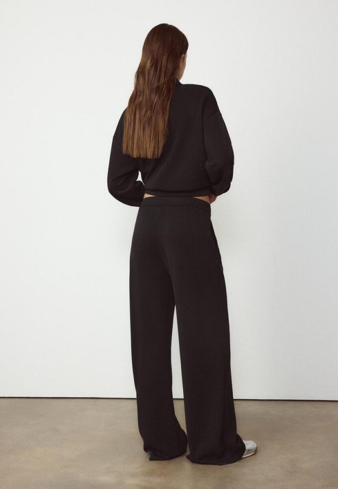 Soft Touch-Hose mit Abnähern Soft Touch-Hose mit Abnähern