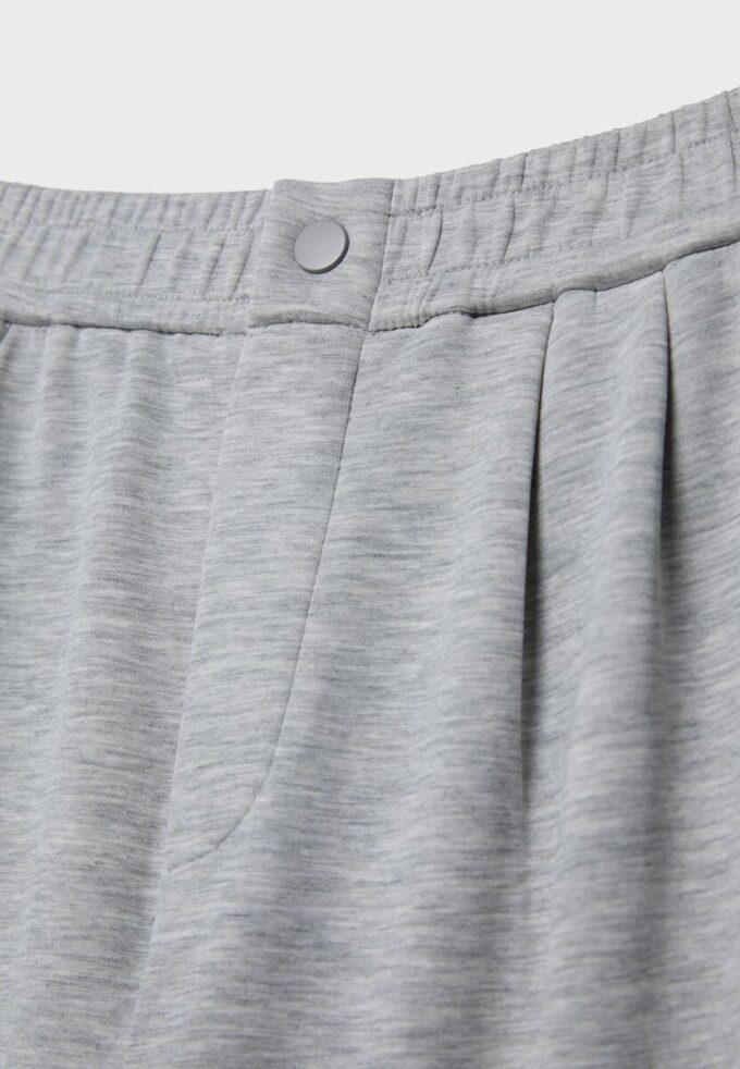 Soft Touch-Hose mit Abnähern Soft Touch-Hose mit Abnähern
