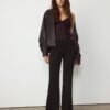 Soft Touch-Hose mit Schlag und Nahtdetail vorne