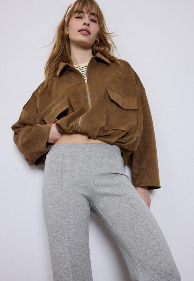 Soft Touch-Hose mit Schlag und Nahtdetail vorne