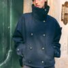 Soft Touch-Jacke mit Überkreuzverschluss und hohem Kragen