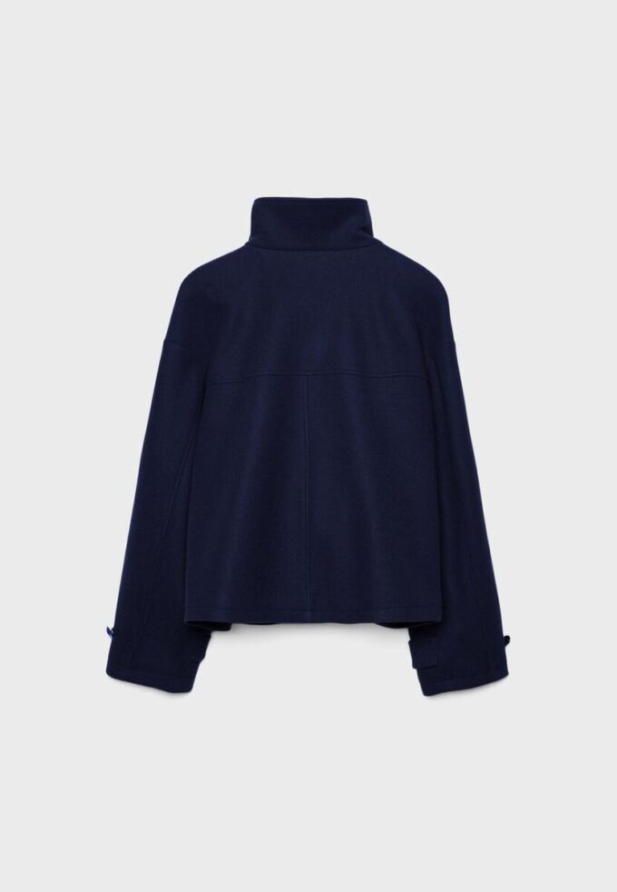 Soft Touch-Jacke mit Überkreuzverschluss und hohem Kragen