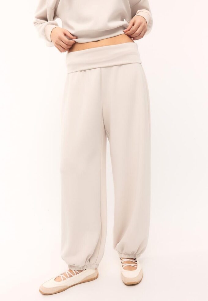 Soft Touch-Jogginghose im Ballon-Stil mit umgeschlagenem Bund Soft Touch-Jogginghose im Ballon-Stil mit umgeschlagenem Bund