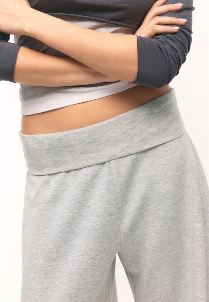 Soft Touch-Jogginghose im Ballon-Stil mit umgeschlagenem Bund Soft Touch-Jogginghose im Ballon-Stil mit umgeschlagenem Bund
