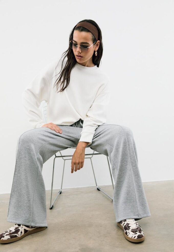 Soft Touch-Jogginghose mit Wide Leg und Nahtdetail vorne Soft Touch-Jogginghose mit Wide Leg und Nahtdetail vorne