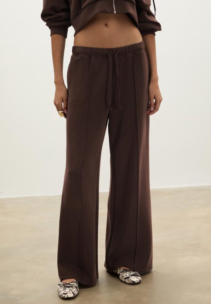 Soft Touch-Jogginghose mit Wide Leg und Nahtdetail vorne Soft Touch-Jogginghose mit Wide Leg und Nahtdetail vorne