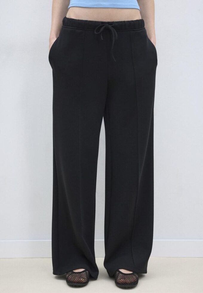 Soft Touch-Jogginghose mit Wide Leg und Nahtdetail vorne Soft Touch-Jogginghose mit Wide Leg und Nahtdetail vorne