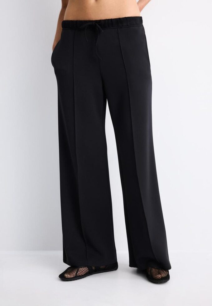 Soft Touch-Jogginghose mit Wide Leg und Nahtdetail vorne Soft Touch-Jogginghose mit Wide Leg und Nahtdetail vorne