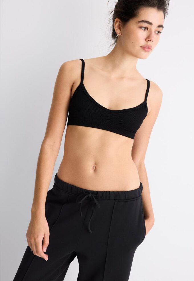 Soft Touch-Jogginghose mit Wide Leg und Nahtdetail vorne Soft Touch-Jogginghose mit Wide Leg und Nahtdetail vorne