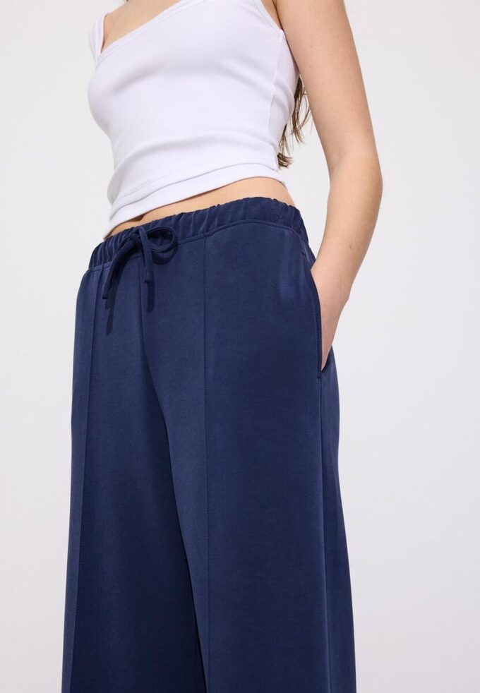Soft Touch-Jogginghose mit Wide Leg und Nahtdetail vorne Soft Touch-Jogginghose mit Wide Leg und Nahtdetail vorne