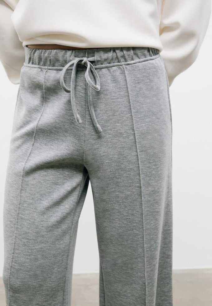 Soft Touch-Jogginghose mit Wide Leg und Nahtdetail vorne Soft Touch-Jogginghose mit Wide Leg und Nahtdetail vorne