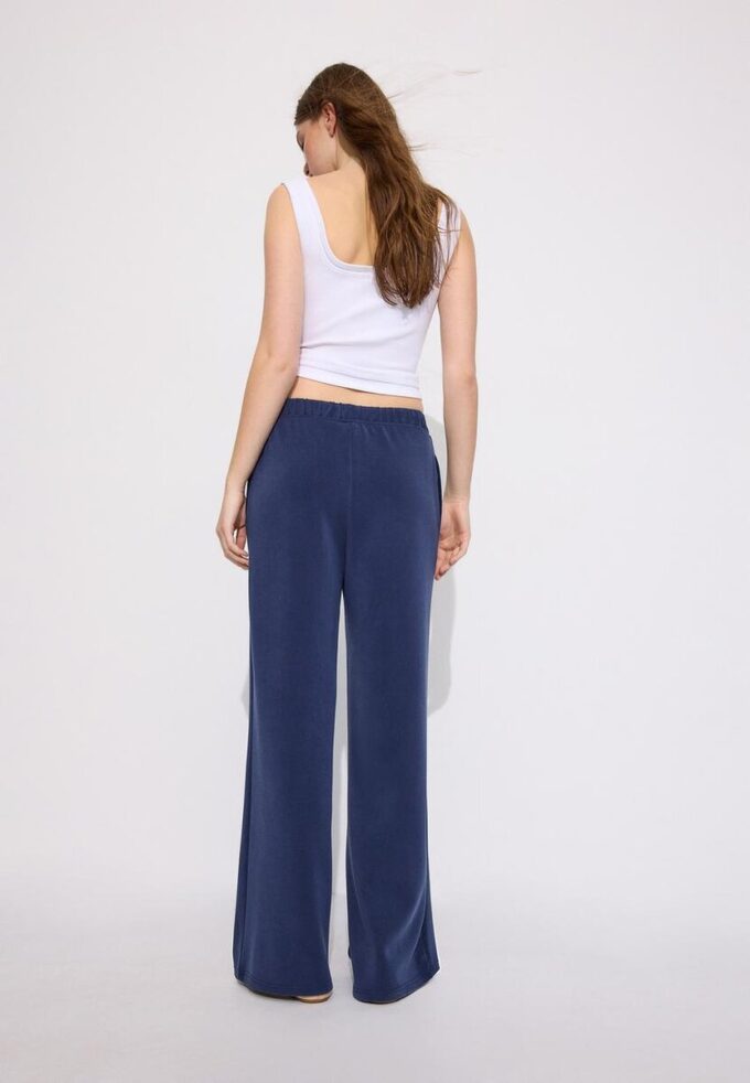 Soft Touch-Jogginghose mit Wide Leg und Nahtdetail vorne Soft Touch-Jogginghose mit Wide Leg und Nahtdetail vorne