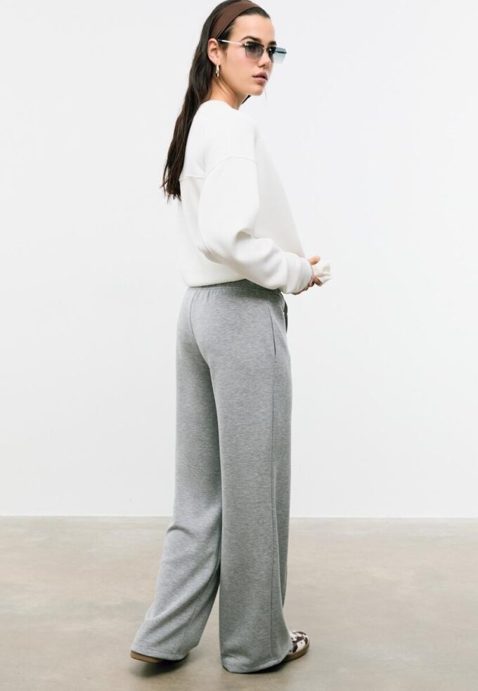 Soft Touch-Jogginghose mit Wide Leg und Nahtdetail vorne Soft Touch-Jogginghose mit Wide Leg und Nahtdetail vorne
